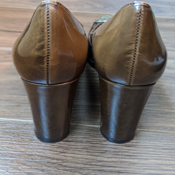 Tahari Brown Patent Pumps - Picture 4 of 8